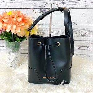 Michael Kors Cary Leather Bucket Messenger